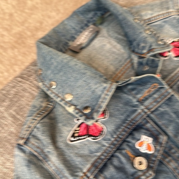 Bagatelle Collection Embroidered Floral Butterfly Bee Trucker Denim Jack… - Picture 13 of 15